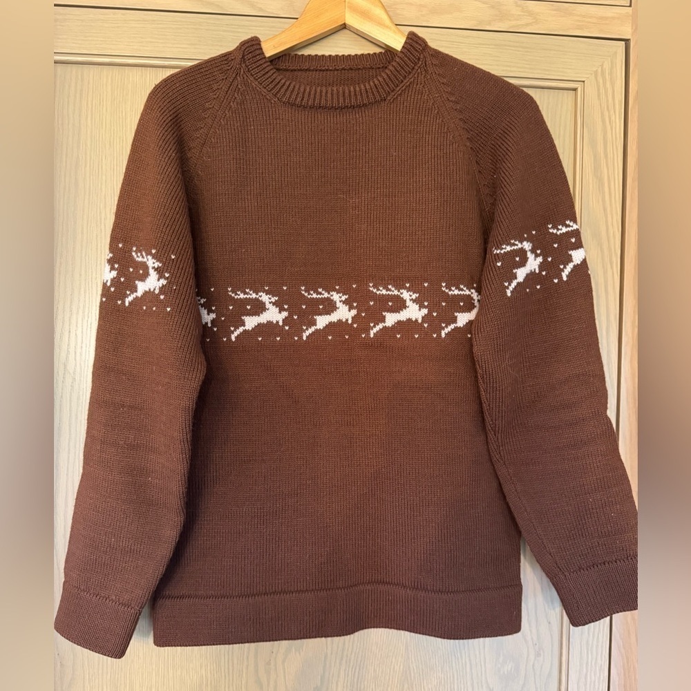 Vintage Unknown Brand Brown Crewneck Sweater with Reindeer Pattern Wool